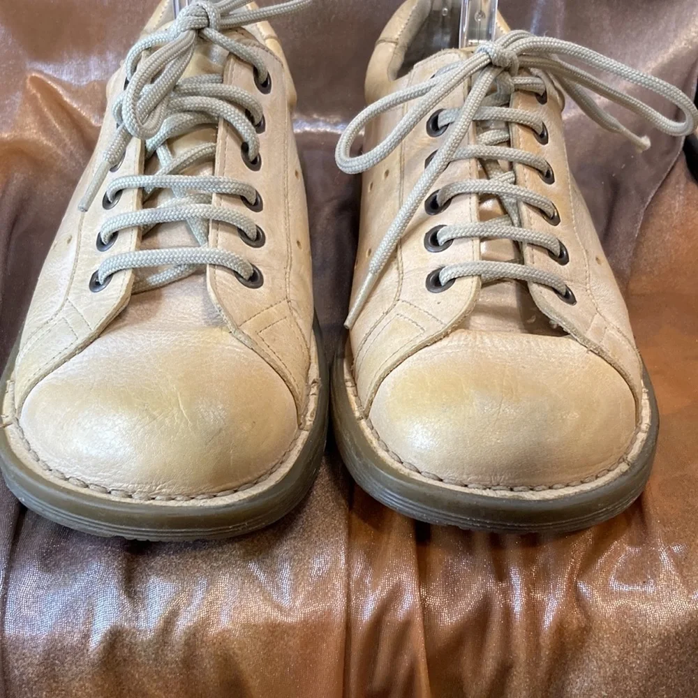 Dr. Martens 8a58 size‎ 7. Unisex. Beige casual shoes. Very good condition.